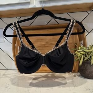 Olga wide strap leopard print accents underwire not lined T-shirt bra  size 38D